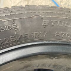 225/55R17 東北6県無料配送対応‼️爆安‼️最終値下げ‼️②超超超バリ溝❗ アルミ付き 国産 タイヤ !!　冬　タイヤの画像