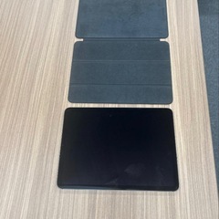 11インチ。iPad　Air（第４世1t）Wi-Fi＋セルラー2...