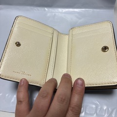 マークジェイコブス二つ折り財布の画像