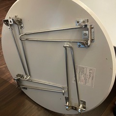 折り畳み丸テーブルの画像