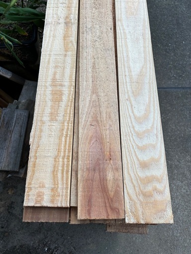 100枚＋
サービス10枚╰(*´︶`*)╯♡木材余ったのでいる方にお譲りします╰(*´︶`*)╯♡