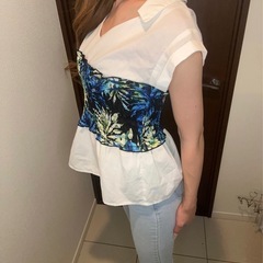 綺麗目トップスの画像