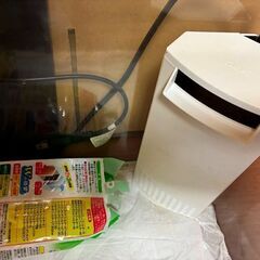 水槽、メダカ１０匹、おまけなど、セットでお譲り致します。の画像