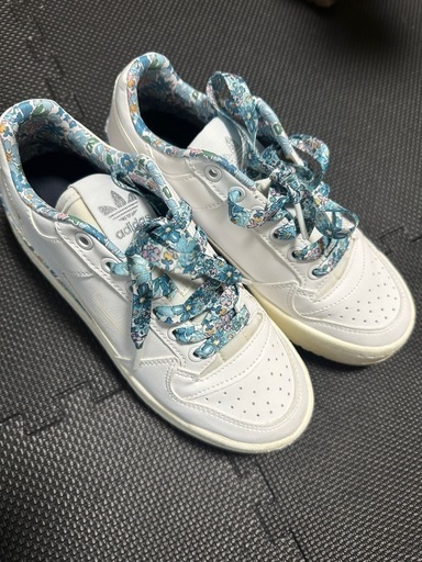リバティ　adidas スニーカー　