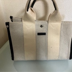 AZULハンドバッグの画像