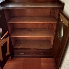 昭和レトロなキャビネットの画像