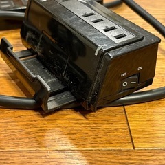 サンワサプライ　便利タップ（ACアダプタ対応・2P・3個口＋5個口・3m・ブラック）の画像