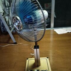 昭和レトロ扇風機の画像