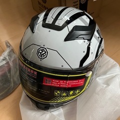 バイクヘルメット（56-58cm）/ フルフェイス / グローブ付き