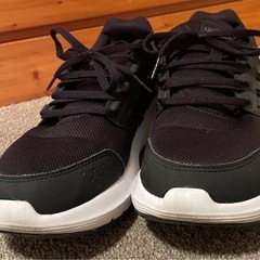 adidas 27㎝の画像