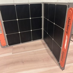 Jackery SolarSaga100W JS-100F 折りたたみ式 ソーラーチャージャー ジャクリ ソーラーパネル 本体防災 動作未確認　の画像