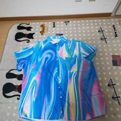 カラフルなファスナー付きＴシャツ&Yシャツ2点セットの画像