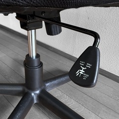 オフィスチェア《ハイバックチェア ロッキング 高さ調整 黒 メッシュ 中古》の画像