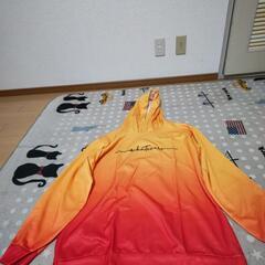🌺値下げ🌺青のYシャツ(長袖)&オレンジと黄色のパーカー2点セットの画像
