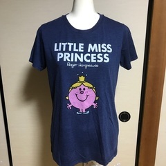 ユニクロtシャツ  アベイルtシャツ の画像