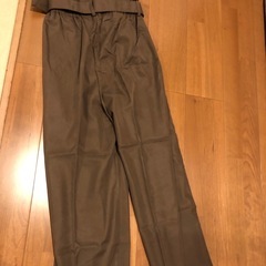 GU ベージュ スラックス Lサイズの画像