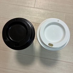 ダイソーのタンブラー2個の画像