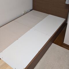 セミダブルベットフレームの画像