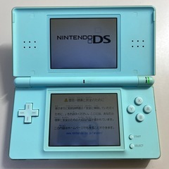 DSライトとカセット多数の画像