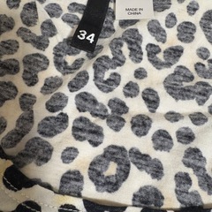 【美品】H&M ヒョウ柄タンクトップの画像