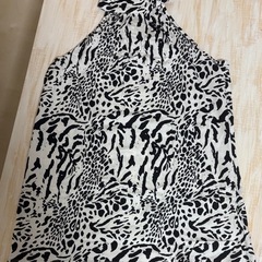 希少品！H&M アニマル柄ノースリーブトップスの画像