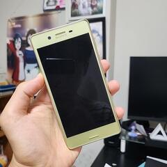 Sony SO-04Hスマホ