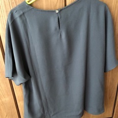 【新品鎌倉シャツ】 Maker's Shirt グレー Vネック 半袖シャツの画像