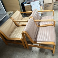 4脚あります！椅子　チェアの画像