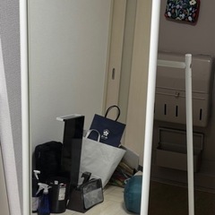 取引中　IKEA スタンドミラーの画像