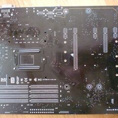 Intel Corei7-8700とASUS製マザーボードの画像