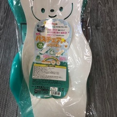 歩行器とバスチェアーの画像