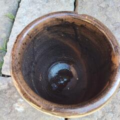 松代焼小壺　縁に欠けあり　外径約24.5cm 高さ約26cmの画像