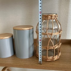 小物まとめて　カゴ　花瓶　ブリキ缶
の画像