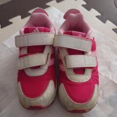 おもちゃと靴の画像