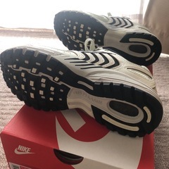 新品　NIKEスニーカー　　　　24cm
の画像