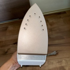 【中古作動確認済】　TOSHIBA スチームアイロン　TA-ZA1の画像