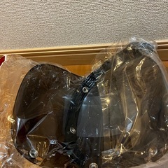 バイクヘルメットのパーツの画像