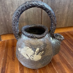 取り引き中うさぎ陶器の花瓶の画像