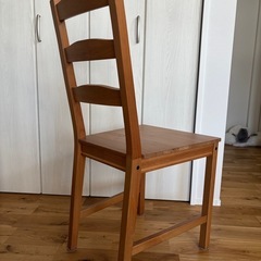 イス4つセットの画像