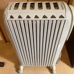 動作品 DeLonghi オイルラジエーターヒーター ドラゴン3 D081569EFSの画像