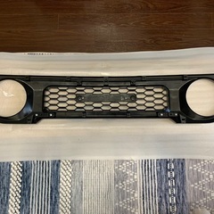 ジムニーシエラJB74純正フロントグリルの画像