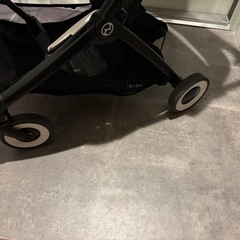 libell cybex ベビーカーの画像