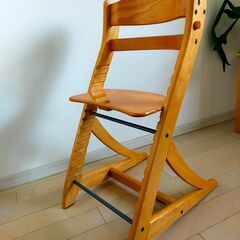 大和屋 子供用の椅子 すくすくスリムフィットチェア《中古/無料》