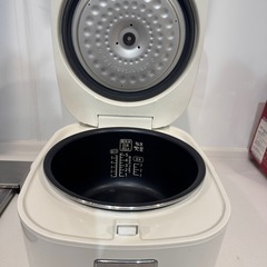炊飯器　アイリスオーヤマVH-MA10-W　　　の画像