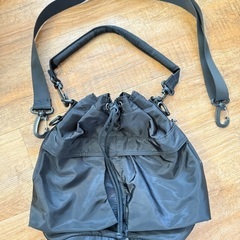 巾着バッグ　ショルダーバッグ　ブラック　バッグ　鞄　　ショルダーバッグ レディース 巾着 ミニショルダー バッグ 2way リュック 習い事バッグ おしゃれ ポシェット 鞄 アウトドア 軽量 旅行 肩掛けの画像