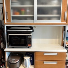 食器棚の画像
