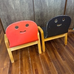 取り引き中木の子供椅子の画像