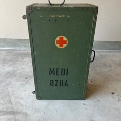 【さらに！ お値下げしました】スウェーデン軍のメディカルボックス（医療箱）木箱の画像