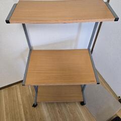 パソコンテーブルの画像