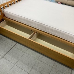無印良品　セミダブルベッドの画像